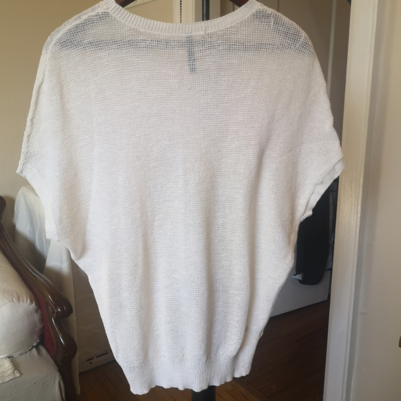 3/$20 Woolworths white scoop neck top - Picture 6 of 7